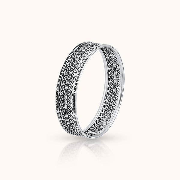 SHINING’s Leafs Carved Oxidized Silver Bangles Pair