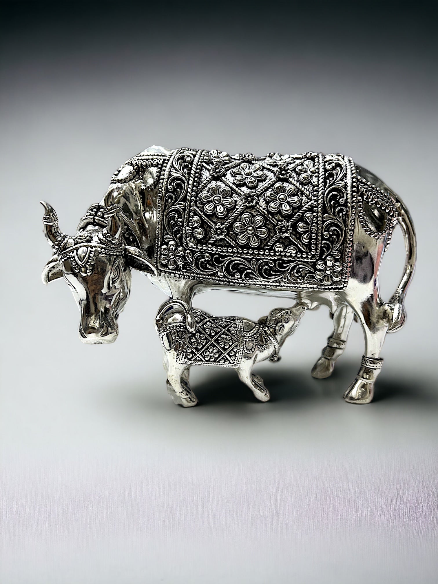 Kamdhenu Cow-Calf Idol- Pure Silver - Shining Silver.in