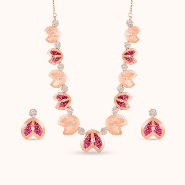 SHINING’s Celestia Necklace