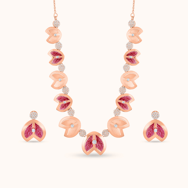 SHINING’s Celestia Necklace