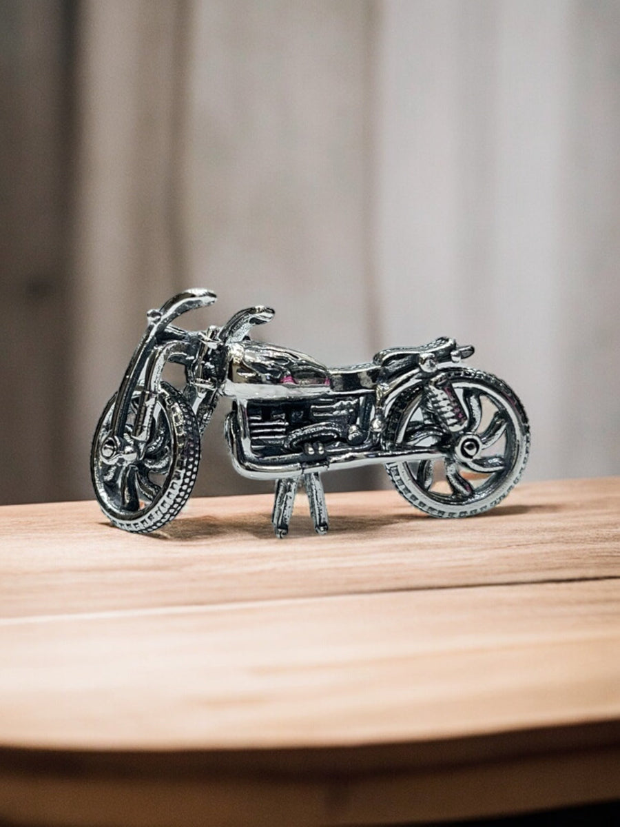 Roadster Motorbike- Pure silver art